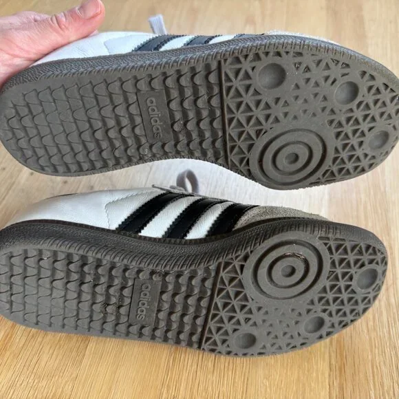 Used Youth Adidas Samba OG Shoe | Size US 3.5 - Picture 3 of 4